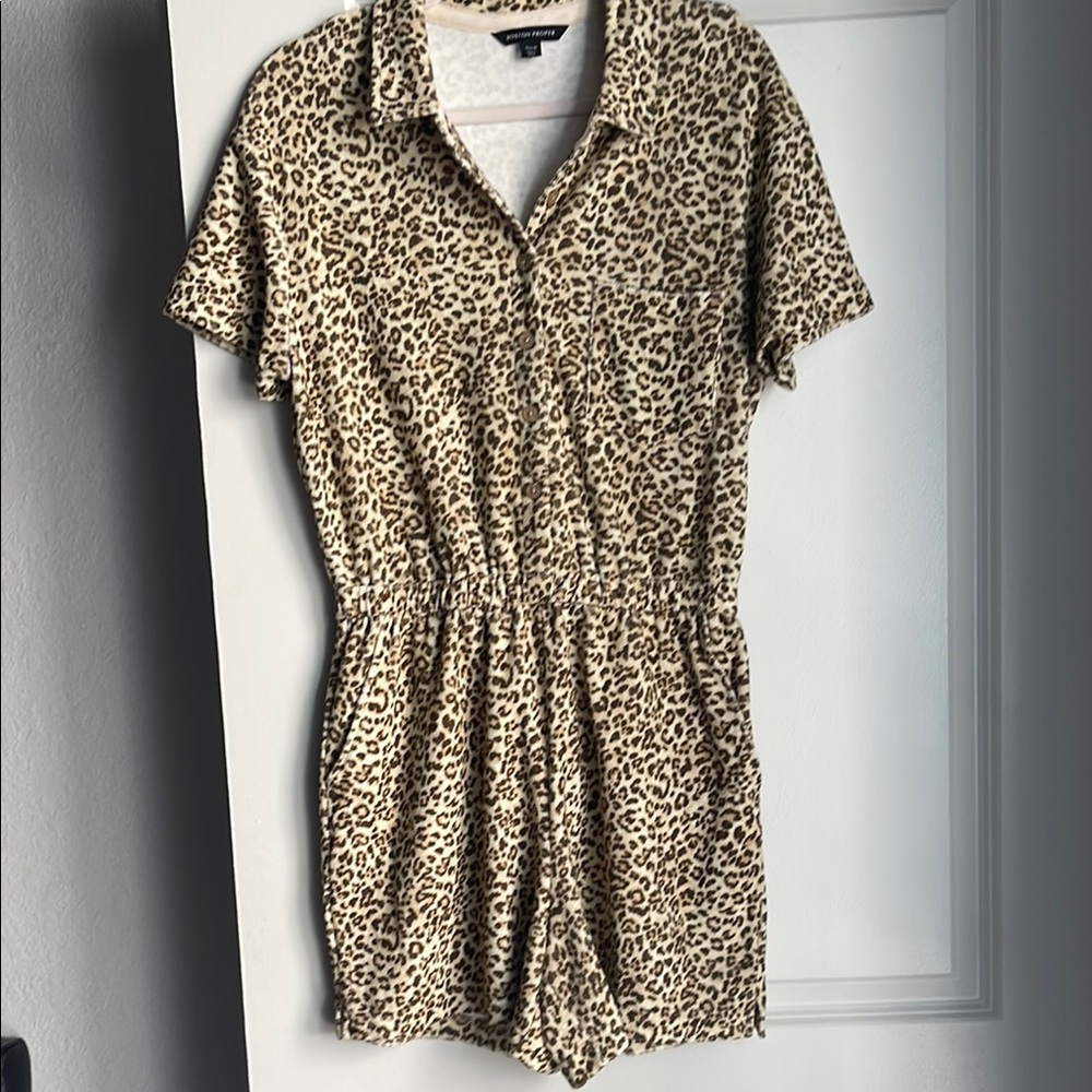 Women Romper/ Size M, Boston Proper Terry cloth leopard print